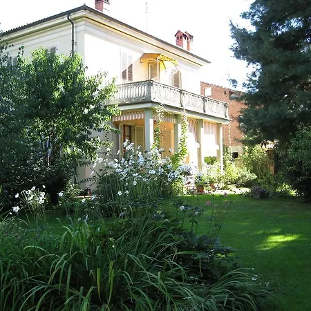 Nido Di Rondine Anfiteatro Morenico B&B 칼루소